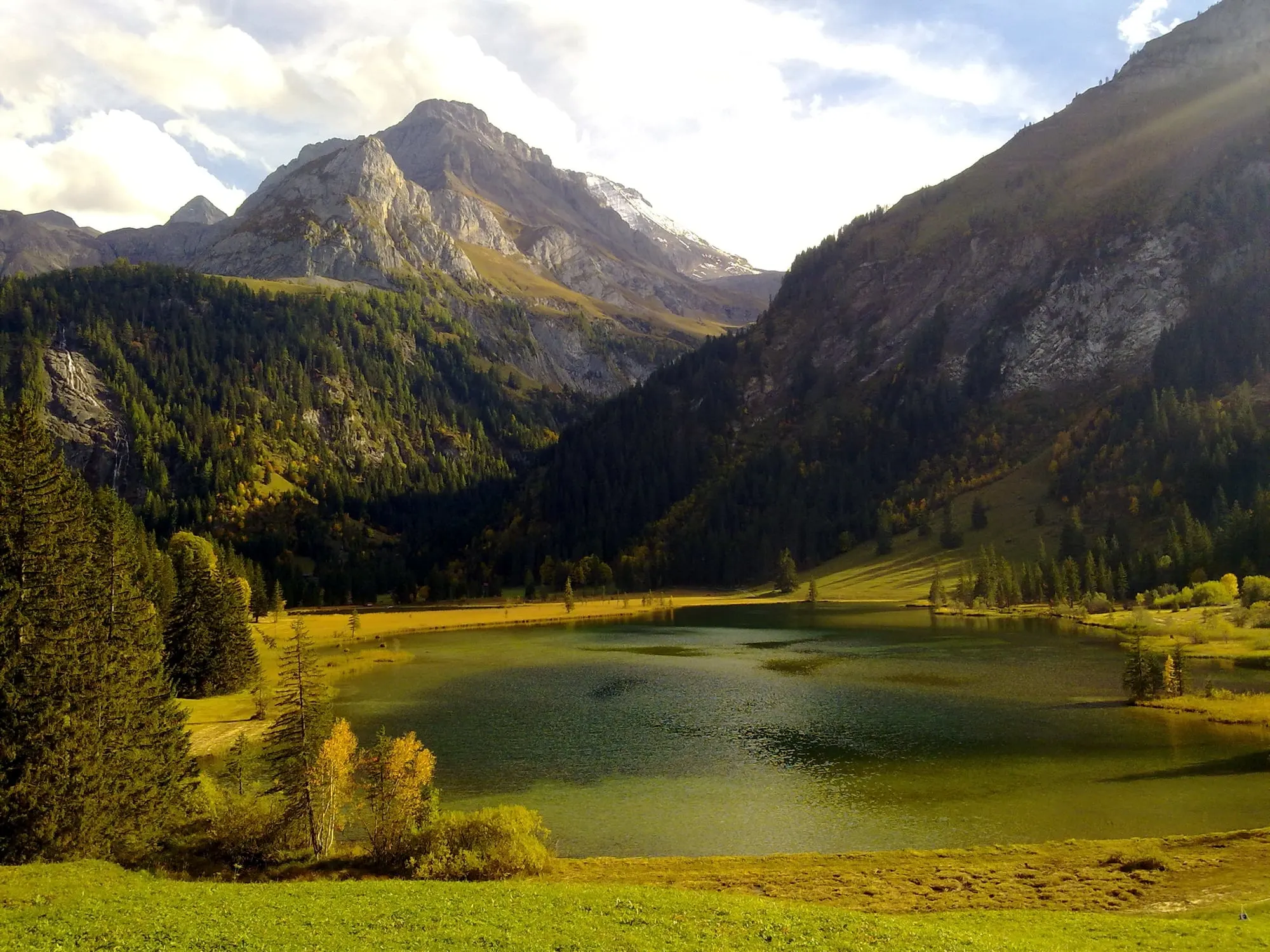 The Lauenensee below the Wildhorn massif
